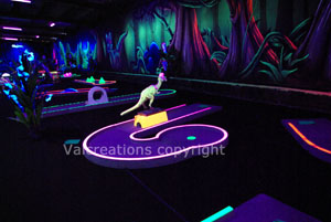 mini golf interieur blacklight